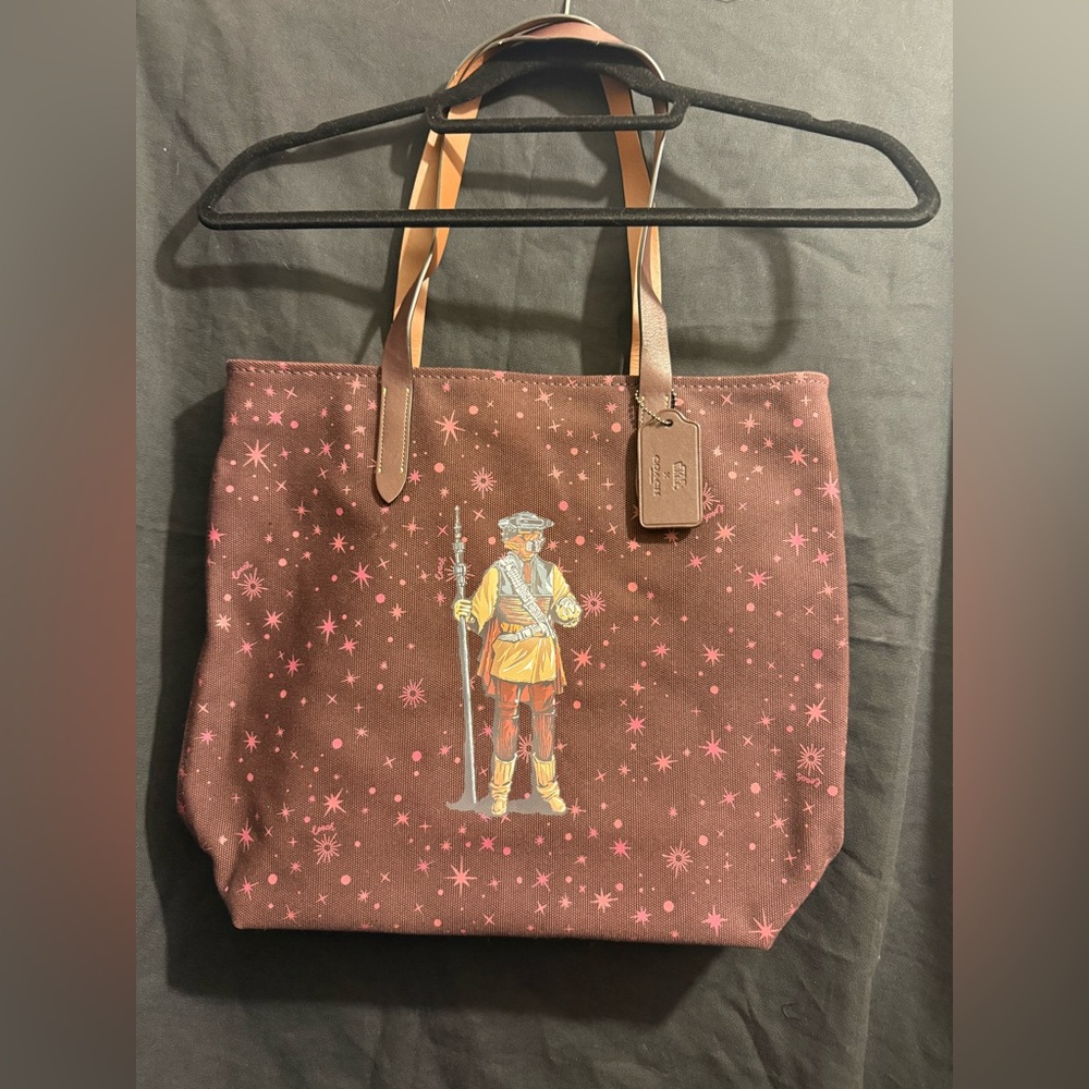 Leather-Trimmed Star Print Tote Bag in Brown and Pink